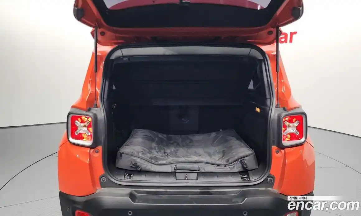 Jeep Renegade 2016 2.0 Автомат в Москве № 169720, фото 20