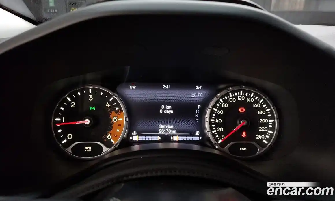 Jeep Renegade 2016 2.0 Автомат в Москве № 169720, фото 10