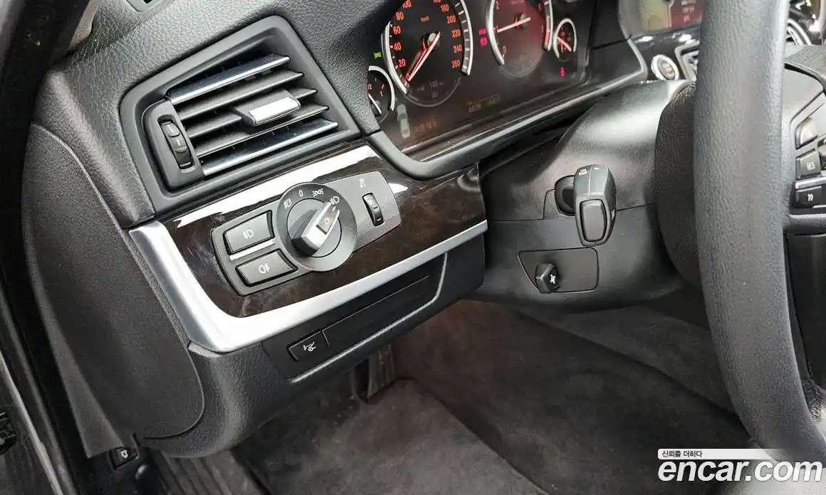 BMW 5-Series 2012 2.0 Автомат в Москве № 190941, фото 17