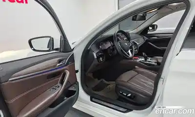 BMW 5-Series 2018 2.0 Автомат в Москве № 191528, миниатюра 6