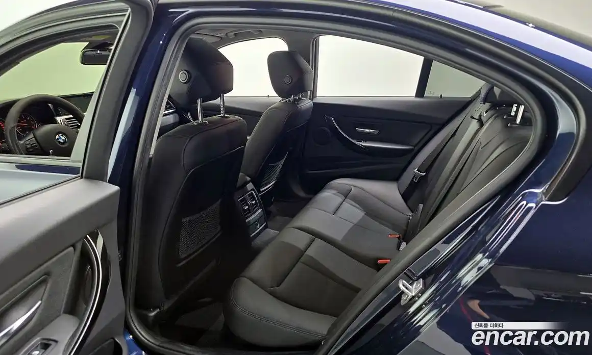 BMW 3-Series 2017 2.0 Автомат в Москве № 192578, фото 12