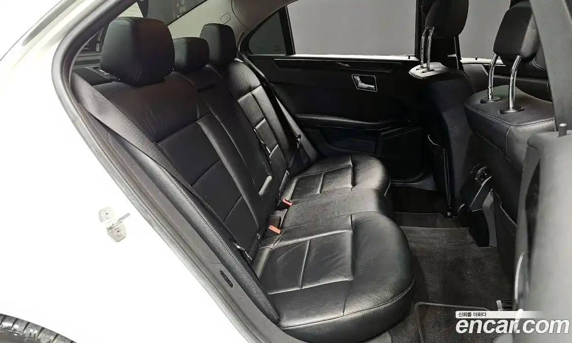 Mercedes-Benz E-Class 2010 1.8 Автомат в Москве № 194067, фото 1