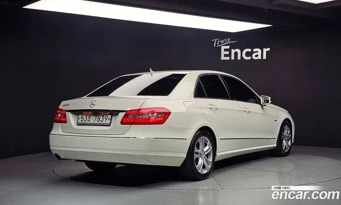 Mercedes-Benz E-Class 2010 1.8 Автомат в Москве № 194067, фото 16