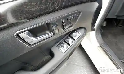 Mercedes-Benz E-Class 2010 1.8 Автомат в Москве № 194067, миниатюра 2