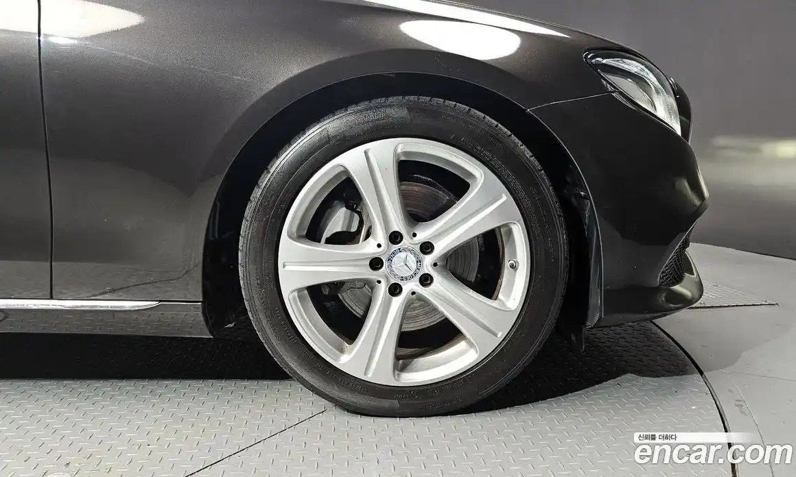 Mercedes-Benz E-Class 2017 1.9 Автомат в Москве № 194975, фото 17