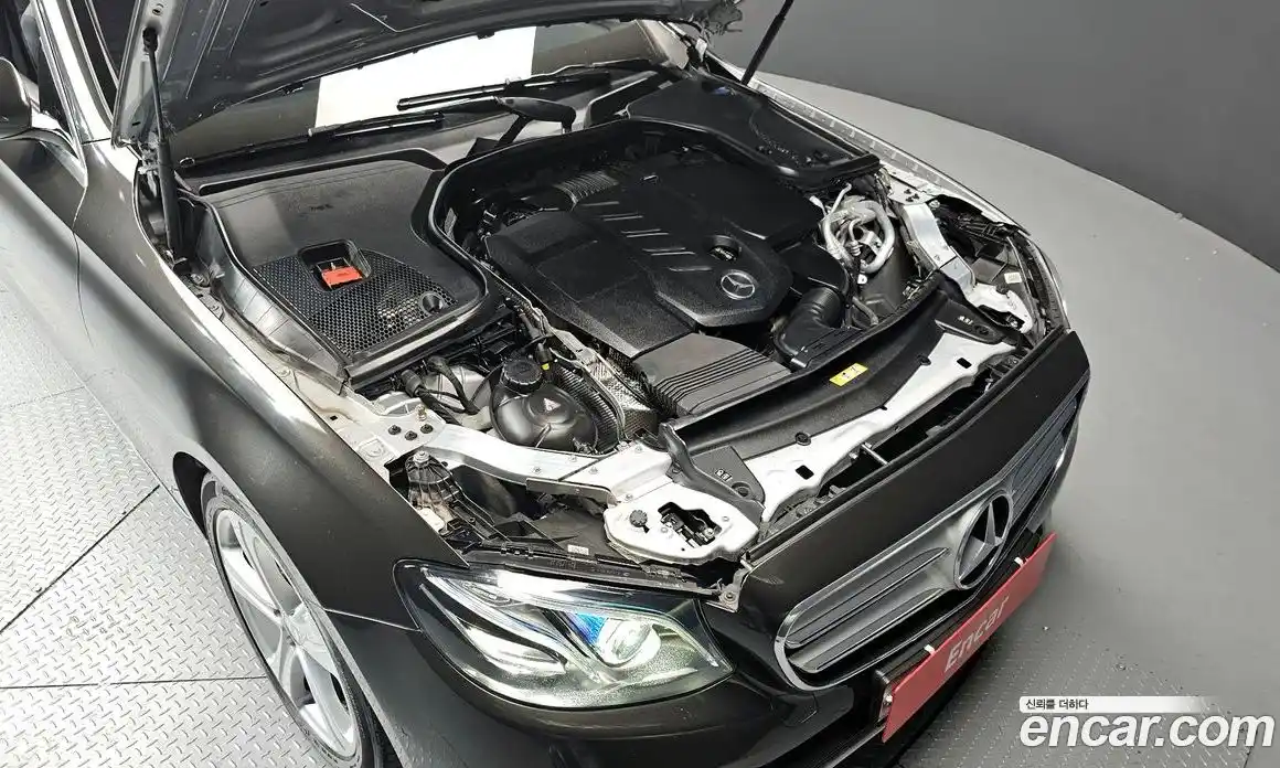 Mercedes-Benz E-Class 2017 1.9 Автомат в Москве № 194975, фото 19