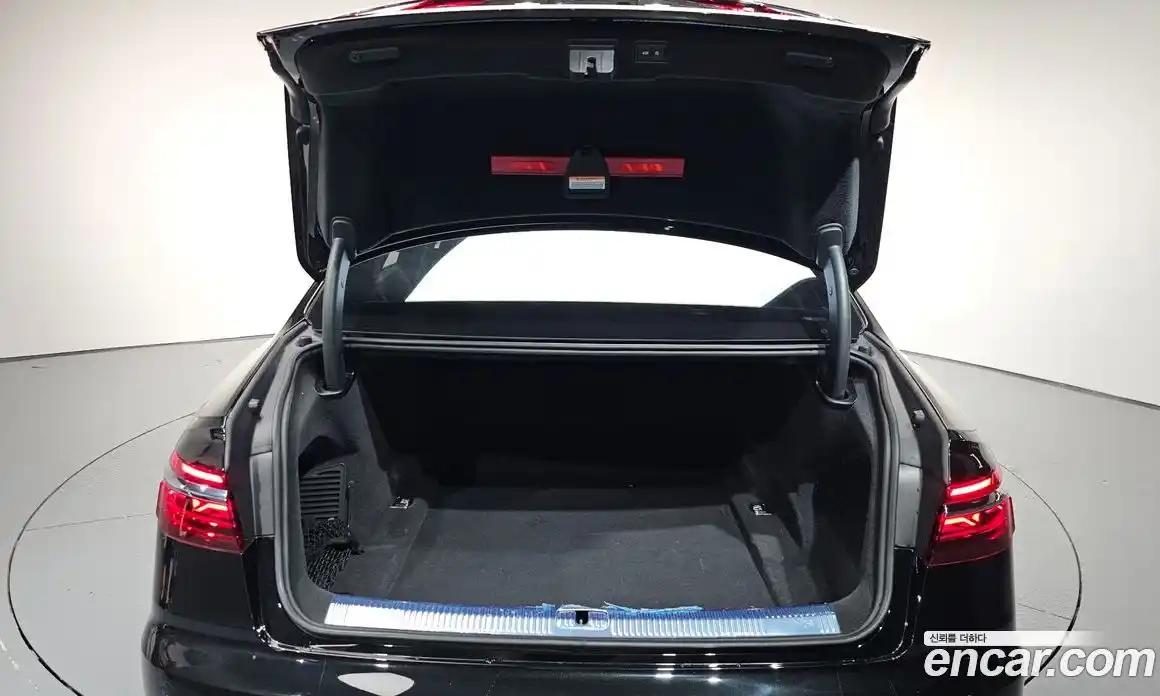 Audi A8 2023 3.0 Автомат в Москве № 196105, фото 4