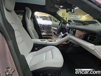 Porsche Taycan, 2023