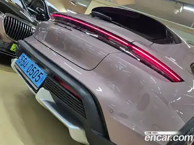 Porsche Taycan 2023 Автомат в Москве № 197778, миниатюра 3