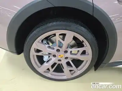 Porsche Taycan 2023 Автомат в Москве № 197778, миниатюра 8