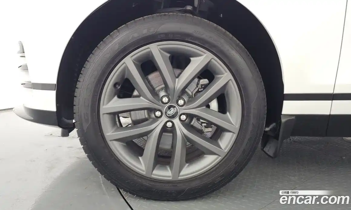 Land Rover Range-Rover Velar 2025 2.0 Автомат в Москве № 198064, фото 14