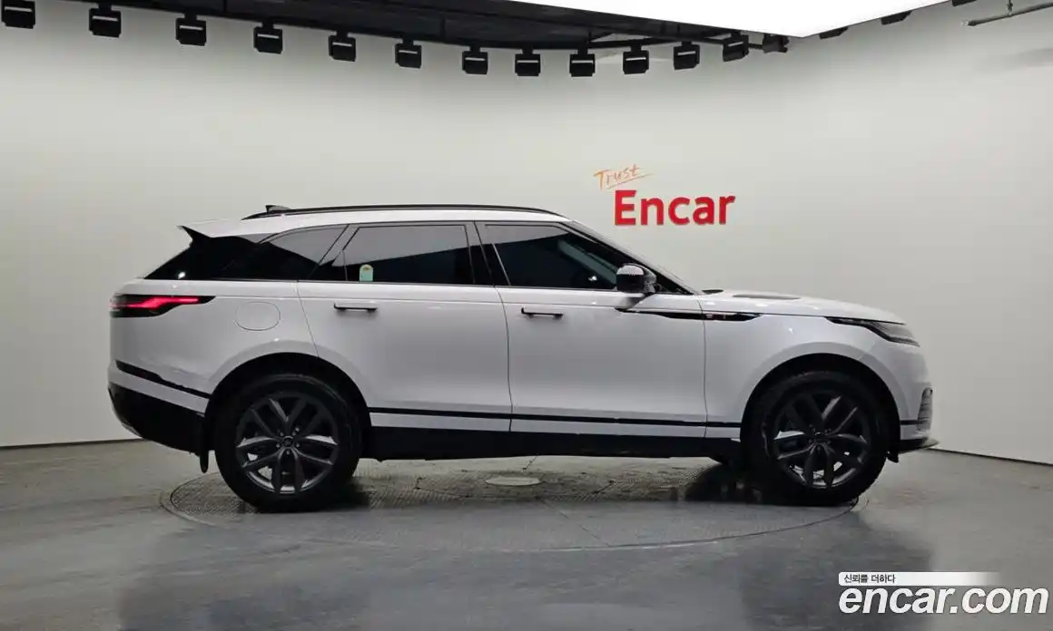 Land Rover Range-Rover Velar 2025 2.0 Автомат в Москве № 198064, фото 15