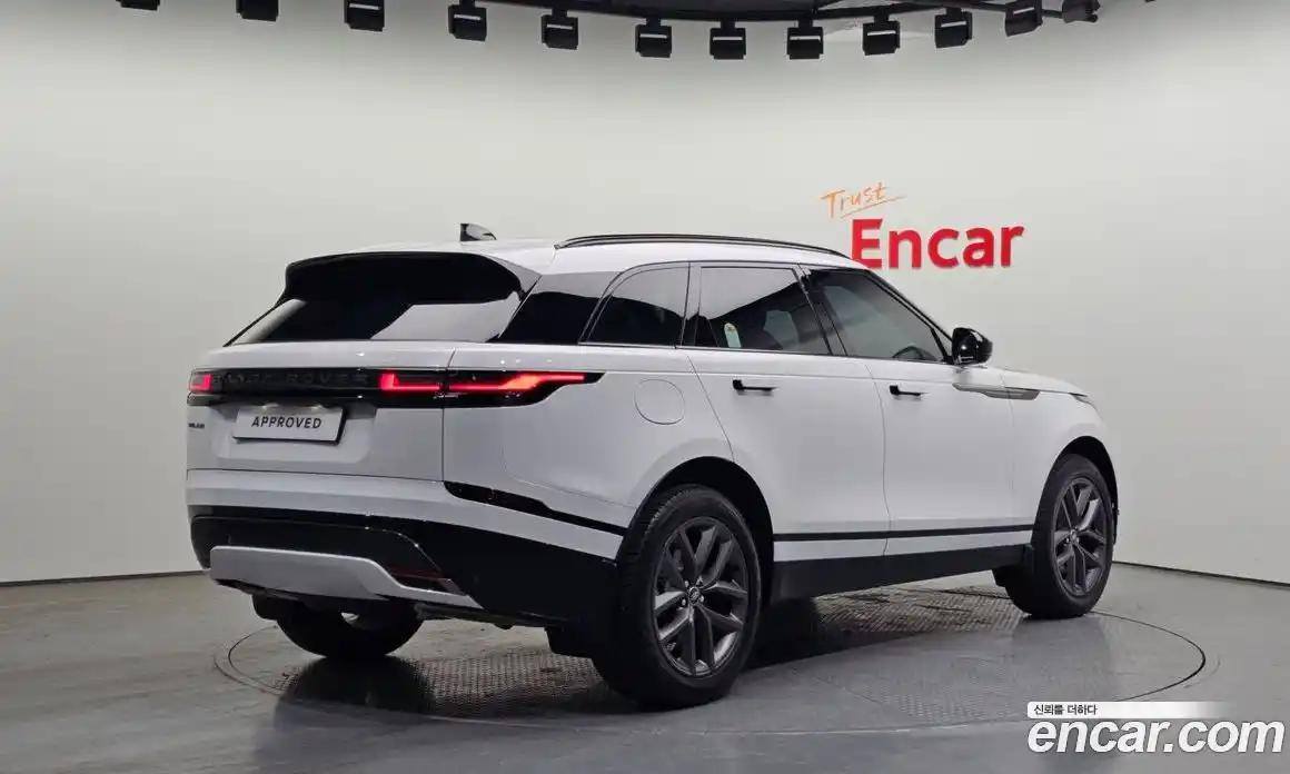Land Rover Range-Rover Velar 2025 2.0 Автомат в Москве № 198064, фото 3