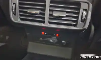 Land Rover Range-Rover Velar 2025 2.0 Автомат в Москве № 198064, миниатюра 4