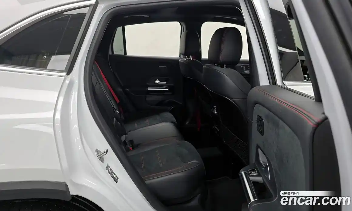 Mercedes-Benz GLA-Class 2023 2.0 Автомат в Москве № 200552, фото 13