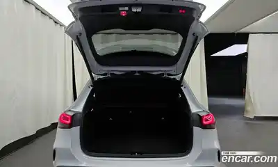 Mercedes-Benz GLA-Class 2023 2.0 Автомат в Москве № 200552, миниатюра 2