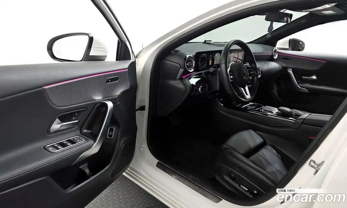 Mercedes-Benz A-Class 2022 2.0 Автомат в Москве № 203952, фото 9