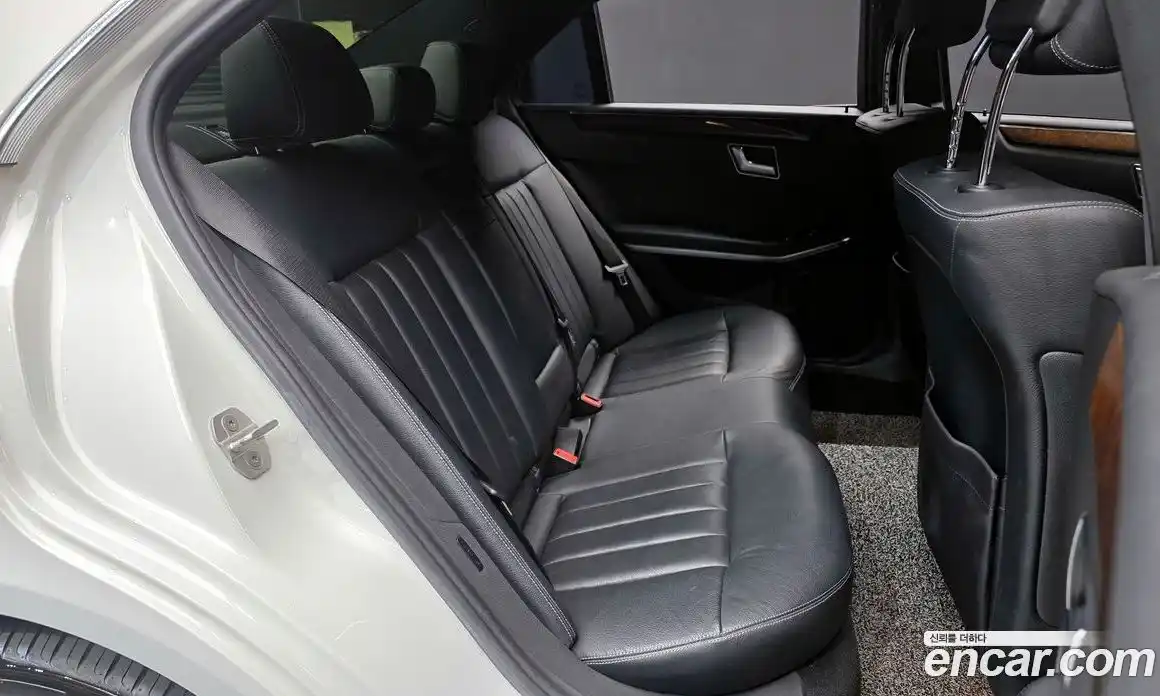 Mercedes-Benz E-Class 2016 3.5 Автомат в Москве № 212070, фото 16