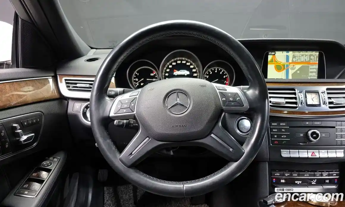 Mercedes-Benz E-Class 2016 3.5 Автомат в Москве № 212070, фото 5