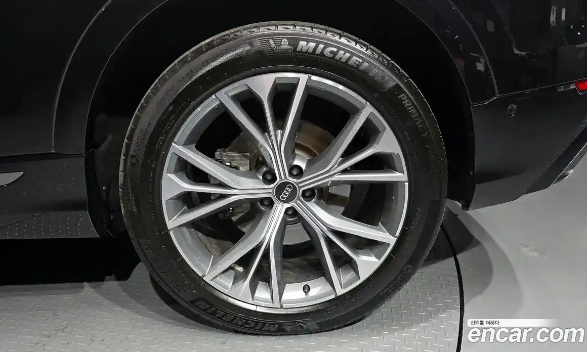 Audi Q8 2021 3.0 Автомат в Москве № 212618, фото 13