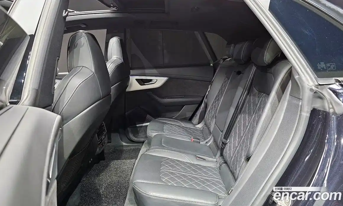 Audi Q8 2021 3.0 Автомат в Москве № 212618, фото 7