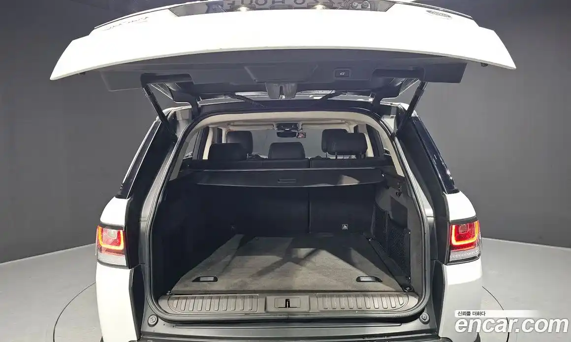 Land Rover Range-Rover Sport 2017 3.0 Автомат в Москве № 213655, фото 9