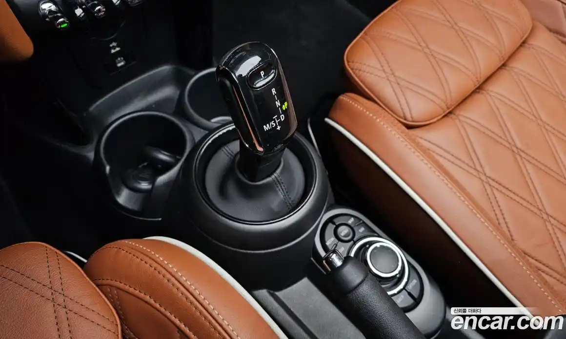 Mini Cooper Convertible 2024 2.0 Автомат в Москве № 214058, фото 16