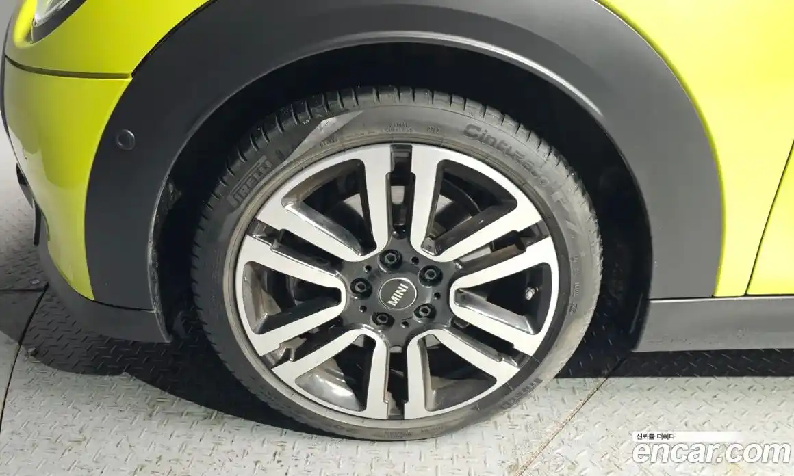 Mini Cooper Convertible 2024 2.0 Автомат в Москве № 214058, фото 19