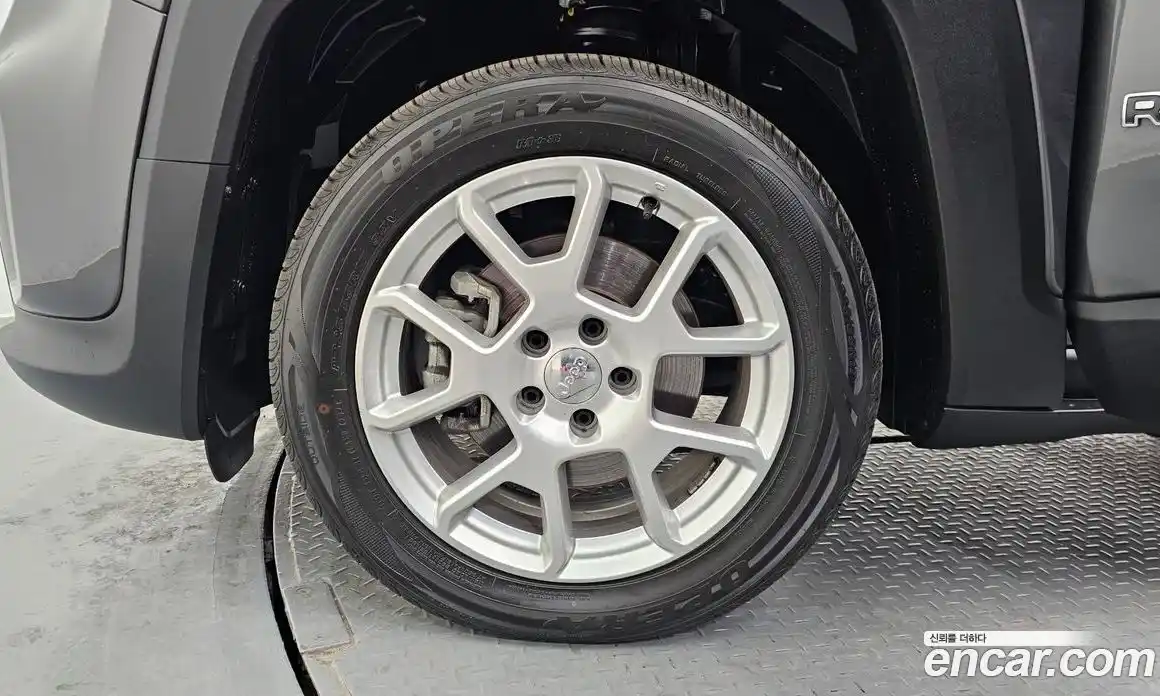 Jeep Renegade 2021 2.4 Автомат в Москве № 215473, фото 3