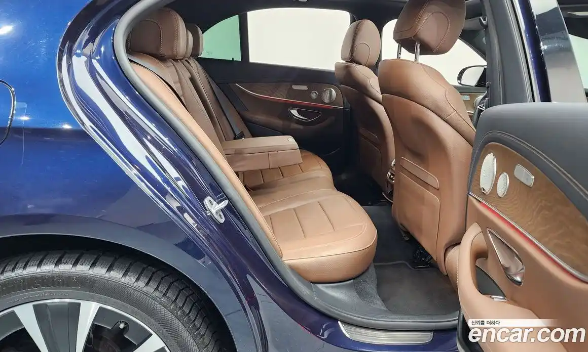 Mercedes-Benz E-Class 2021 2.0 Автомат в Москве № 224776, фото 13