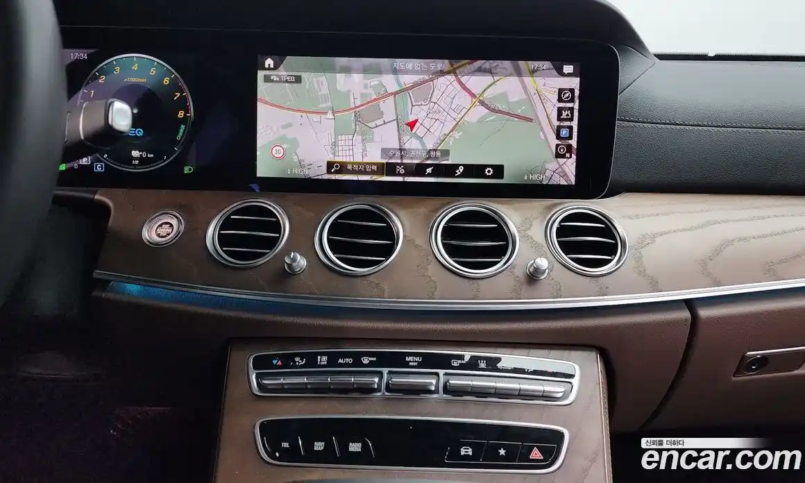 Mercedes-Benz E-Class 2021 2.0 Автомат в Москве № 224776, фото 3