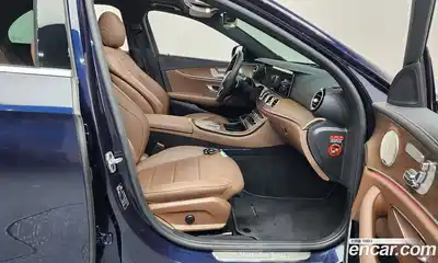 Mercedes-Benz E-Class 2021 2.0 Автомат в Москве № 224776, миниатюра 10