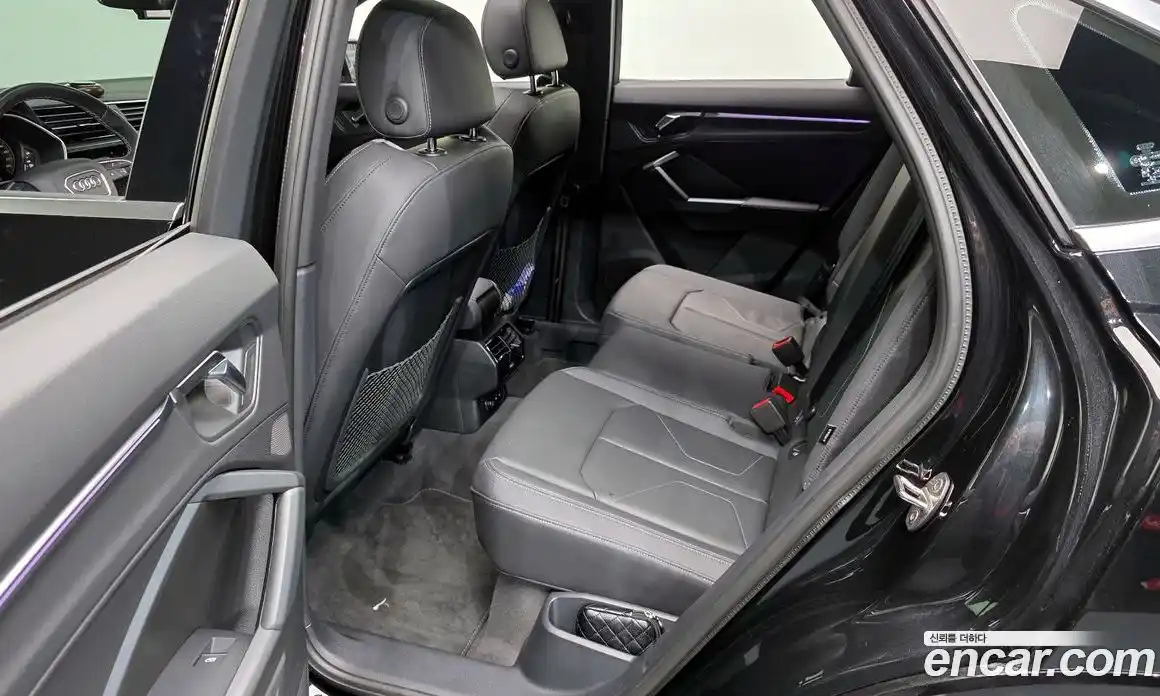 Audi Q3 2023 2.0 Автомат в Москве № 227949, фото 1