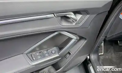 Audi Q3 2023 2.0 Автомат в Москве № 227949, миниатюра 2