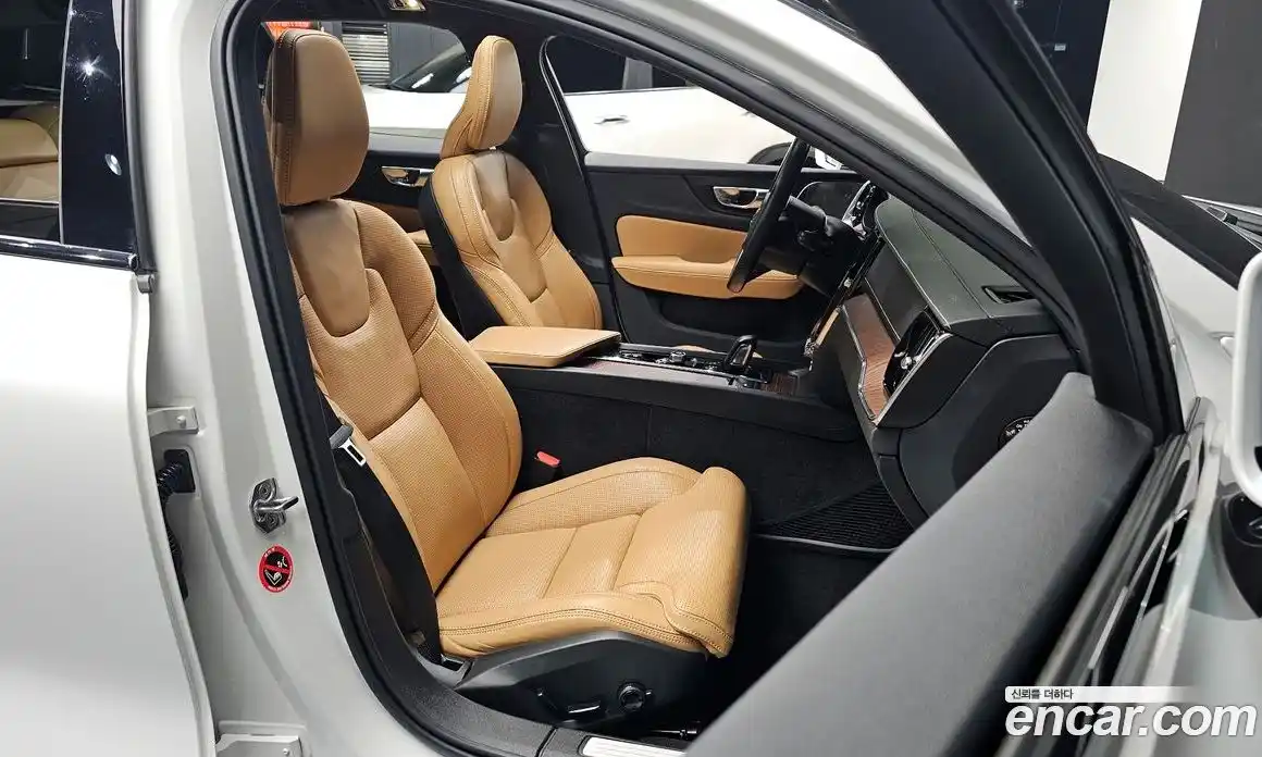 Volvo V60 2021 2.0 Автомат в Москве № 230511, фото 20