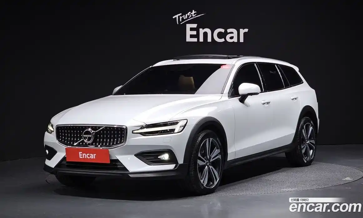 Volvo V60 2021 2.0 Автомат в Москве № 230511, фото 4