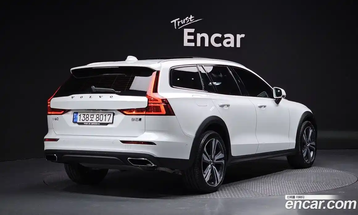 Volvo V60 2021 2.0 Автомат в Москве № 230511, фото 8