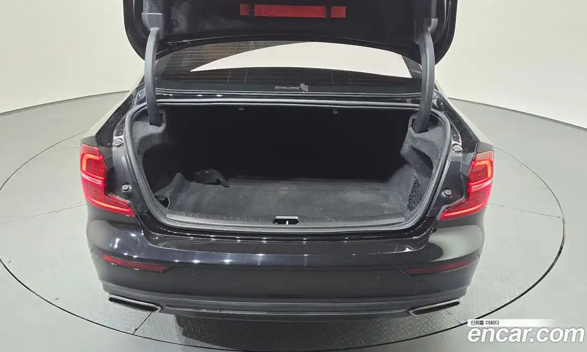 Volvo S60 2021 2.0 Автомат в Москве № 230584, фото 14