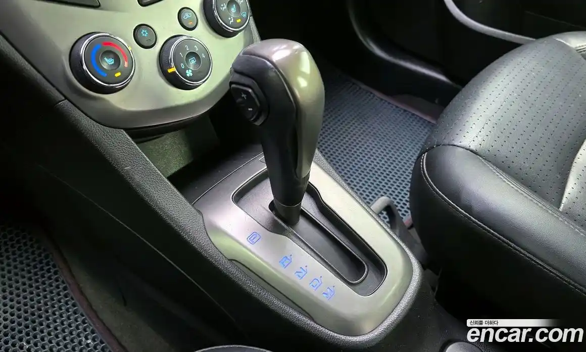 Chevrolet Aveo 2014 1.6 Автомат в Москве № 24663, фото 4