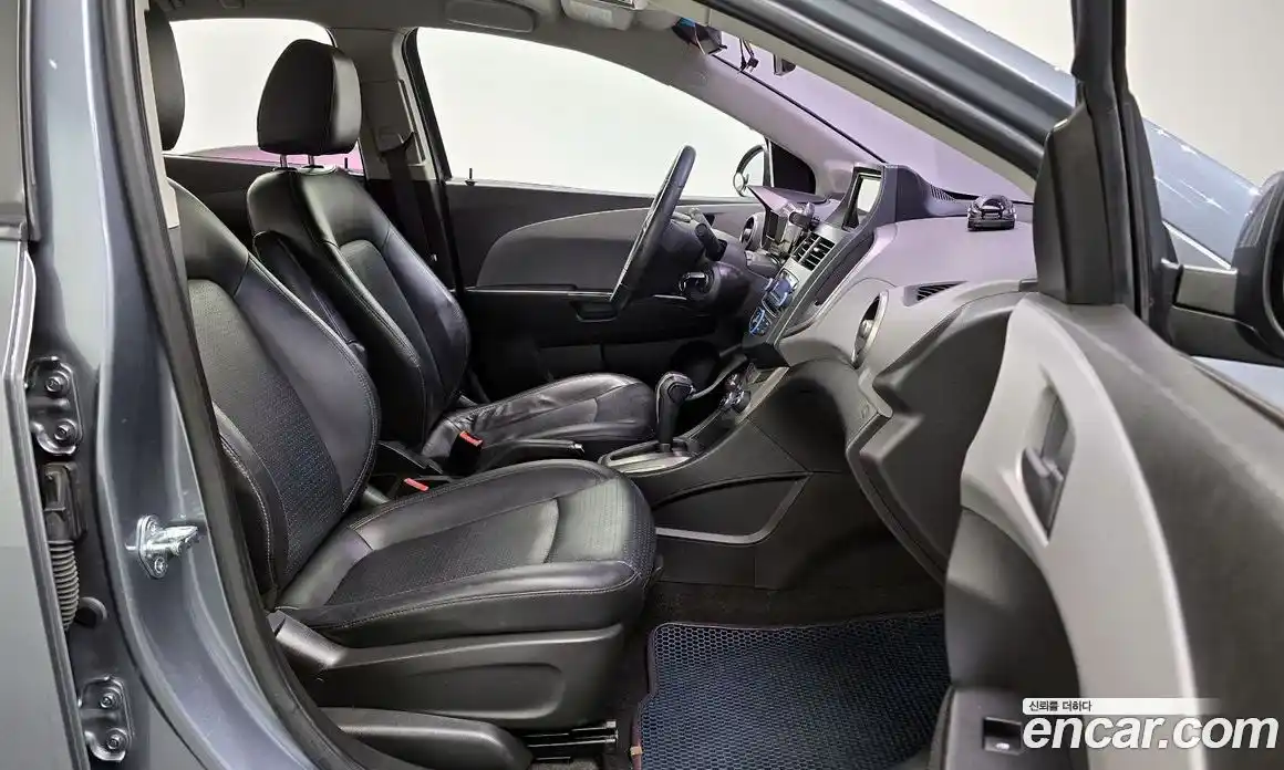 Chevrolet Aveo 2014 1.6 Автомат в Москве № 24663, фото 5