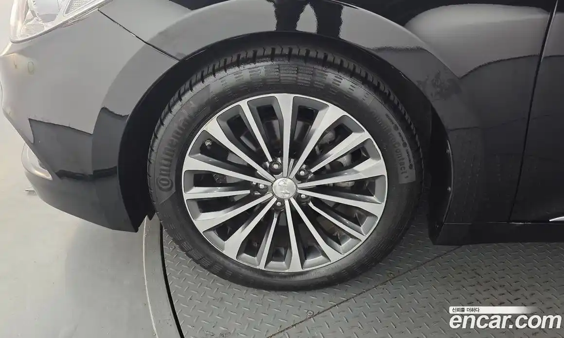 Hyundai Grandeur 2014 2.4 Автомат в Москве № 247037, фото 17