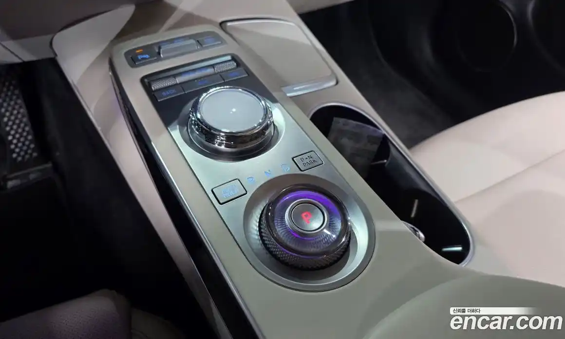 Genesis GV70 2023 2.5 Автомат в Москве № 24772, фото 16