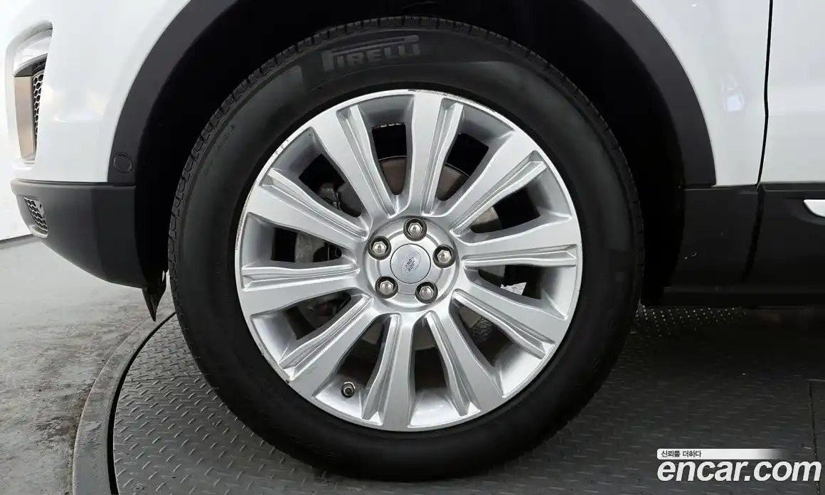 Land Rover Range-Rover Evoque 2017 2.0 Автомат в Москве № 298203, фото 10