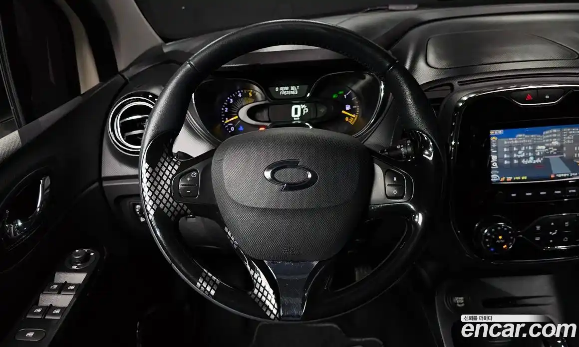 Renault QM3 2015 1.5 Автомат в Москве № 298718, фото 16