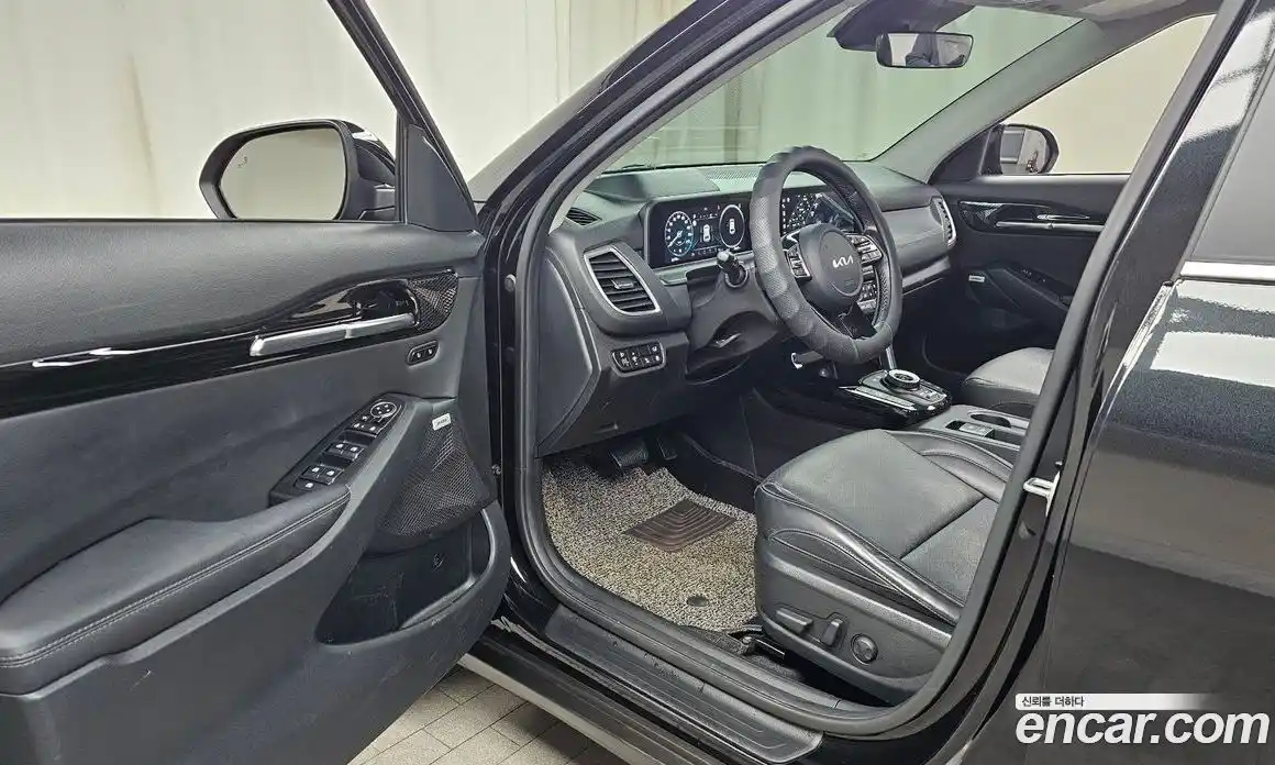 Kia Seltos 2023 1.6 Автомат в Москве № 307975, фото 17