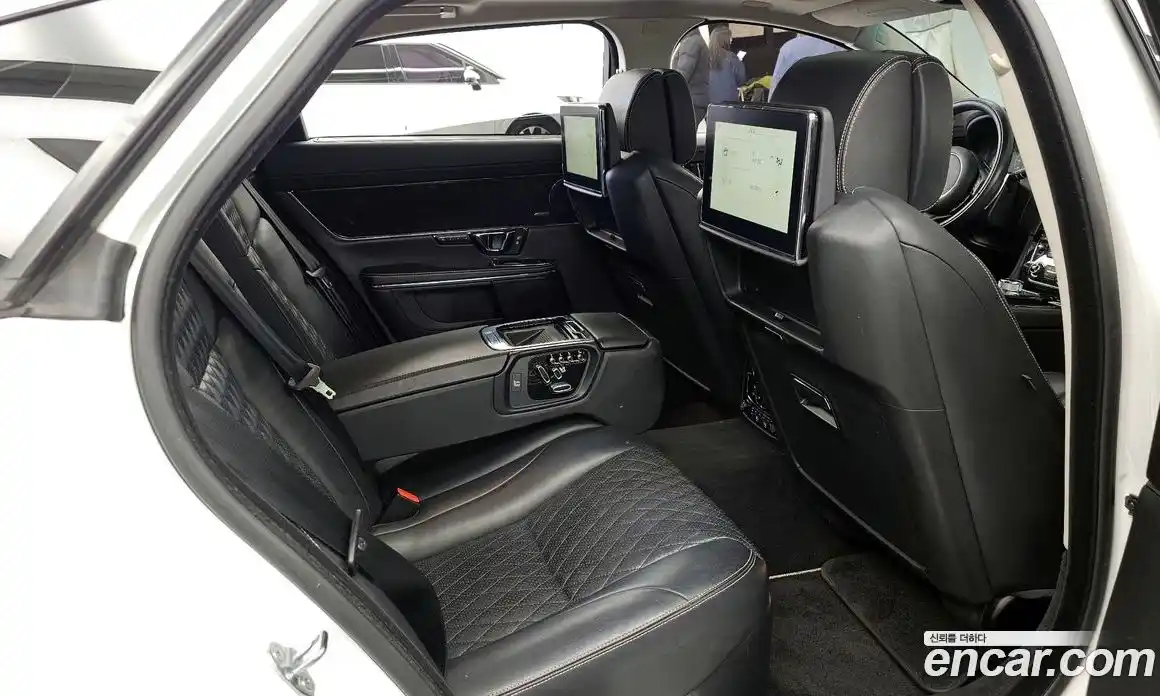 Jaguar XJ 2019 3.0 Автомат в Москве № 335838, фото 8