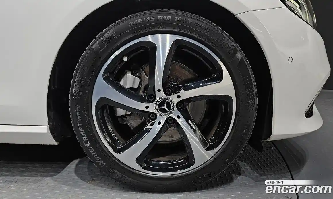 Mercedes-Benz E-Class 2020 2.0 Автомат в Москве № 342649, фото 5