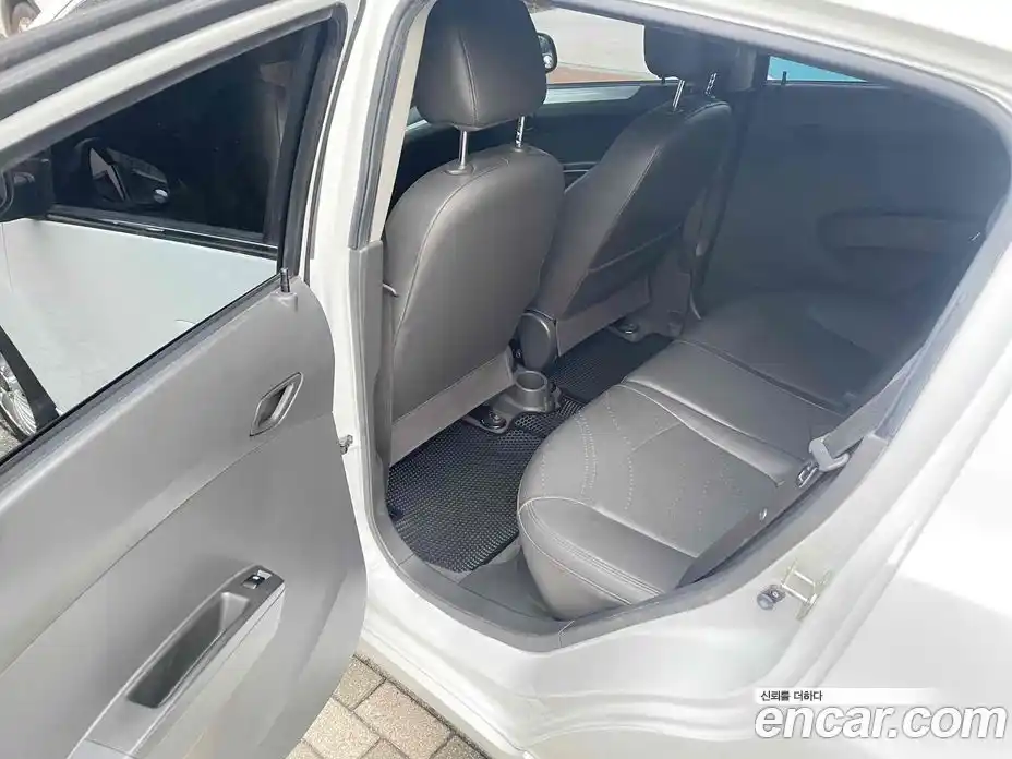 Chevrolet Spark 2014 1.0 Автомат в Москве № 37591, фото 6