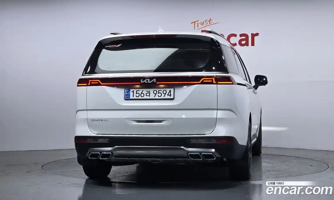 Kia Canival 2023 3.5 Автомат в Москве № 60770, фото 3