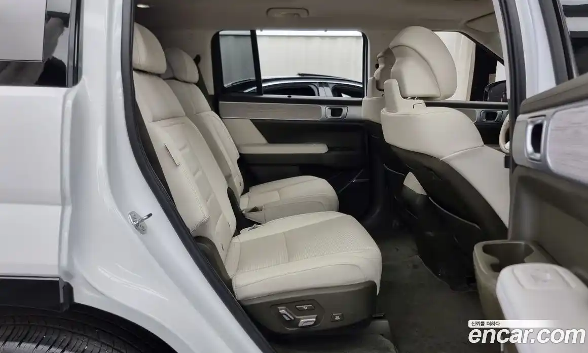 Hyundai Santa Fe 2025 1.6 Автомат в Москве № 107757, фото 19